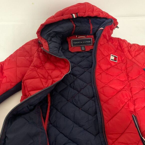 Tommy Hilfiger Women's Packable Hooded Puffer  Lightweight Jacket, RED Size XS - Picture 8 of 16